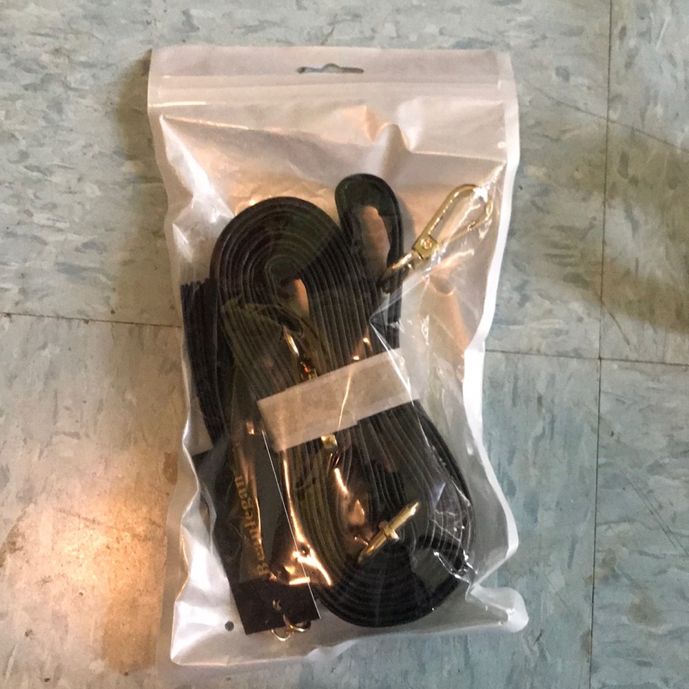 ✨NWT✨ Cross Body Strap